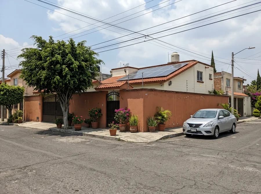 Casa con paneles solares en Jiutepec, Morelos